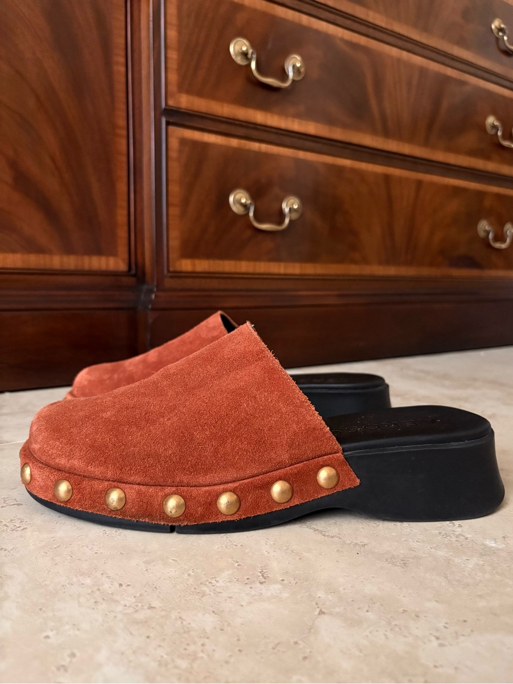 AEROSOLES Studded Leather Suede Faye Clog | Nutmeg | Size 10.5
